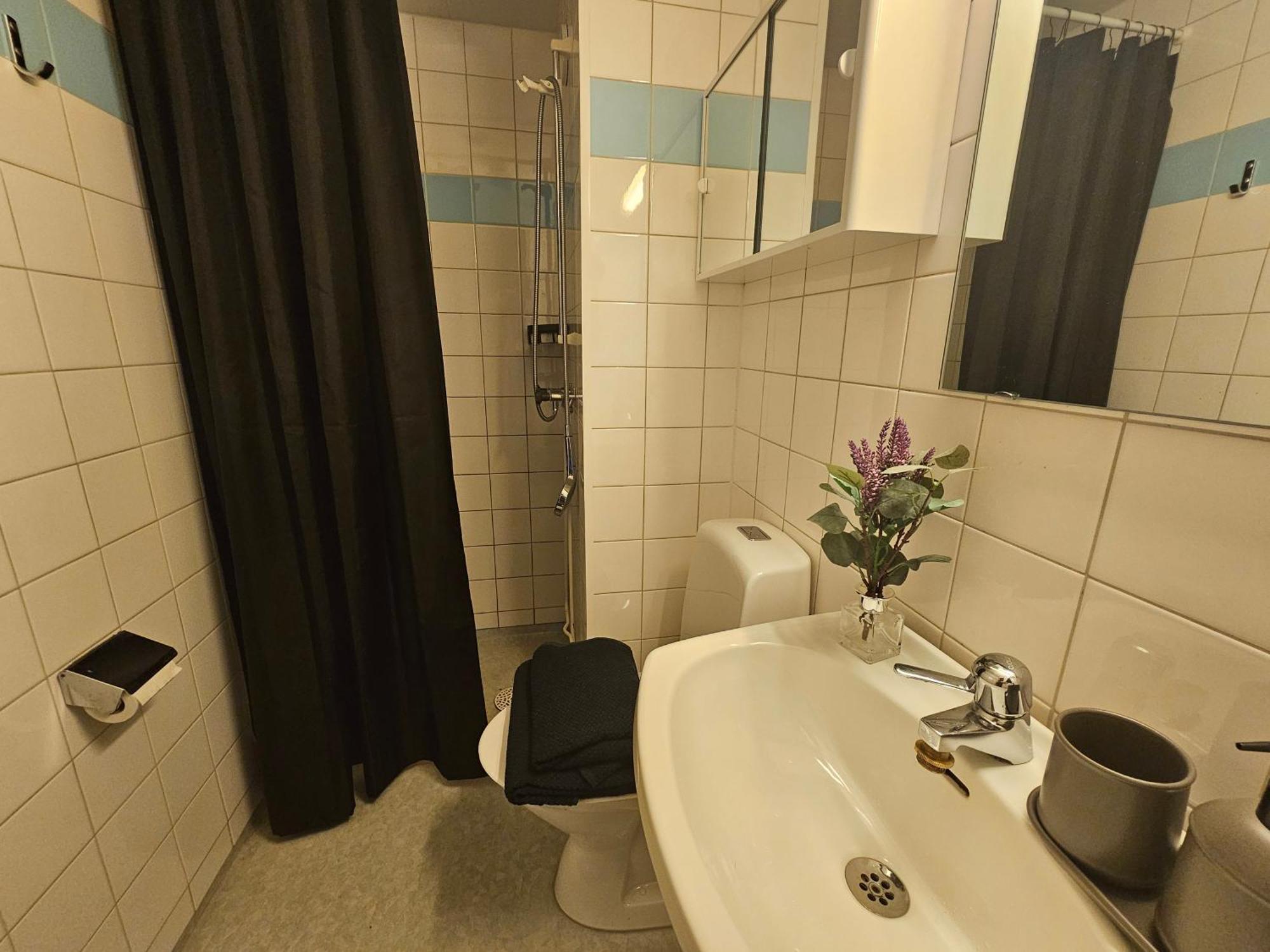 Central Room With Private Entrance And Ensuite Bathroom 스톡홀름 외부 사진