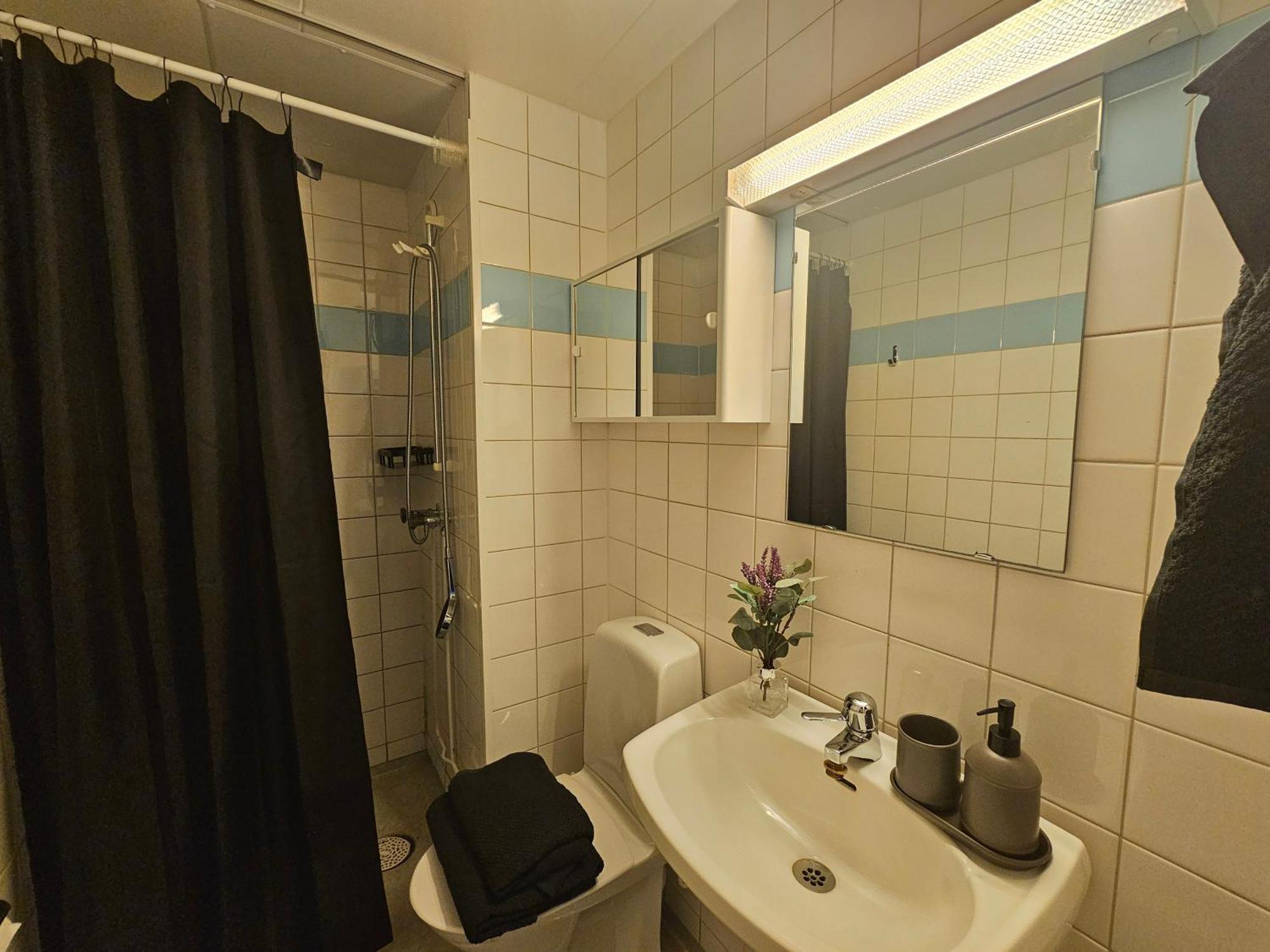 Central Room With Private Entrance And Ensuite Bathroom 스톡홀름 외부 사진