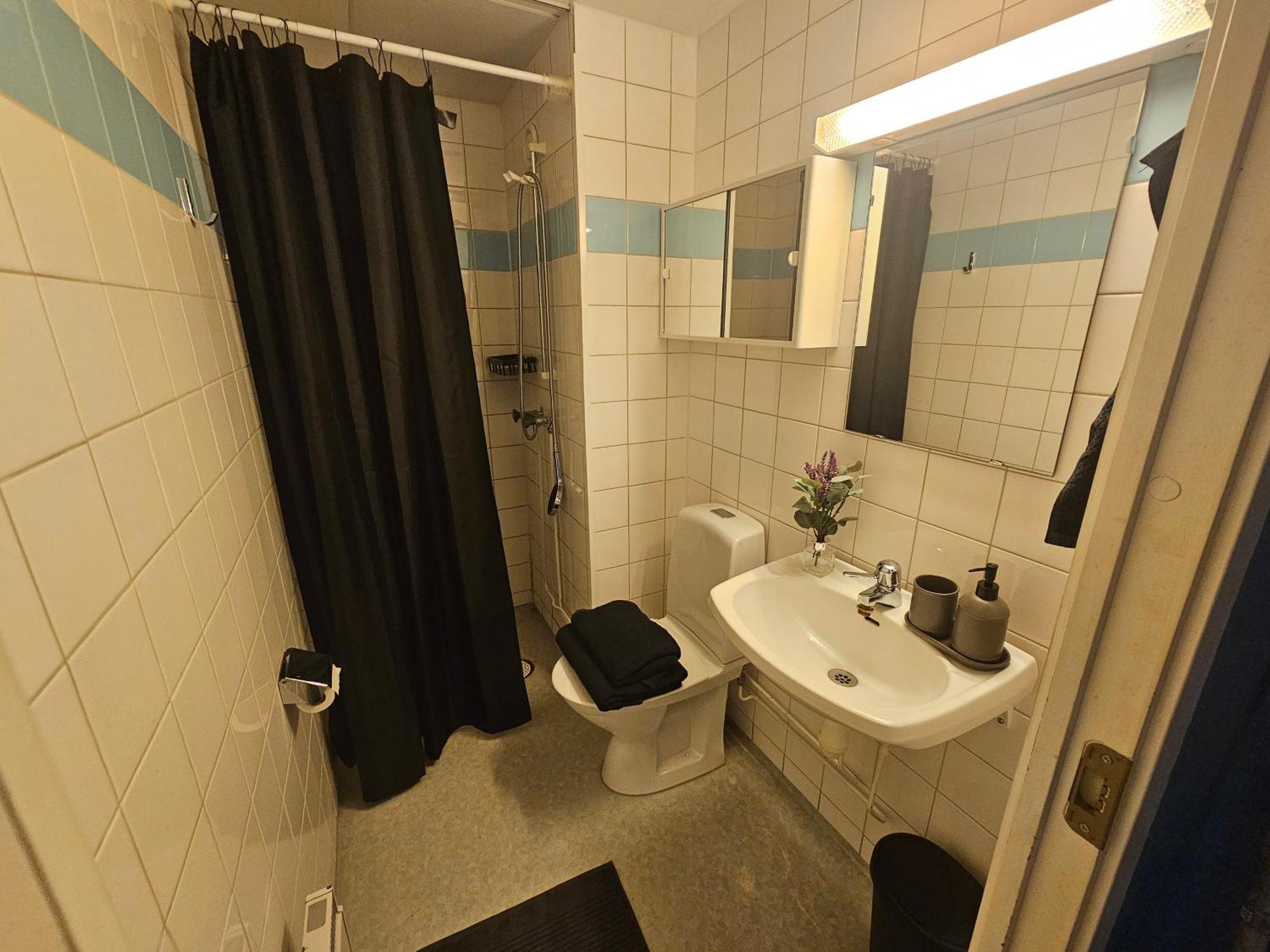 Central Room With Private Entrance And Ensuite Bathroom 스톡홀름 외부 사진